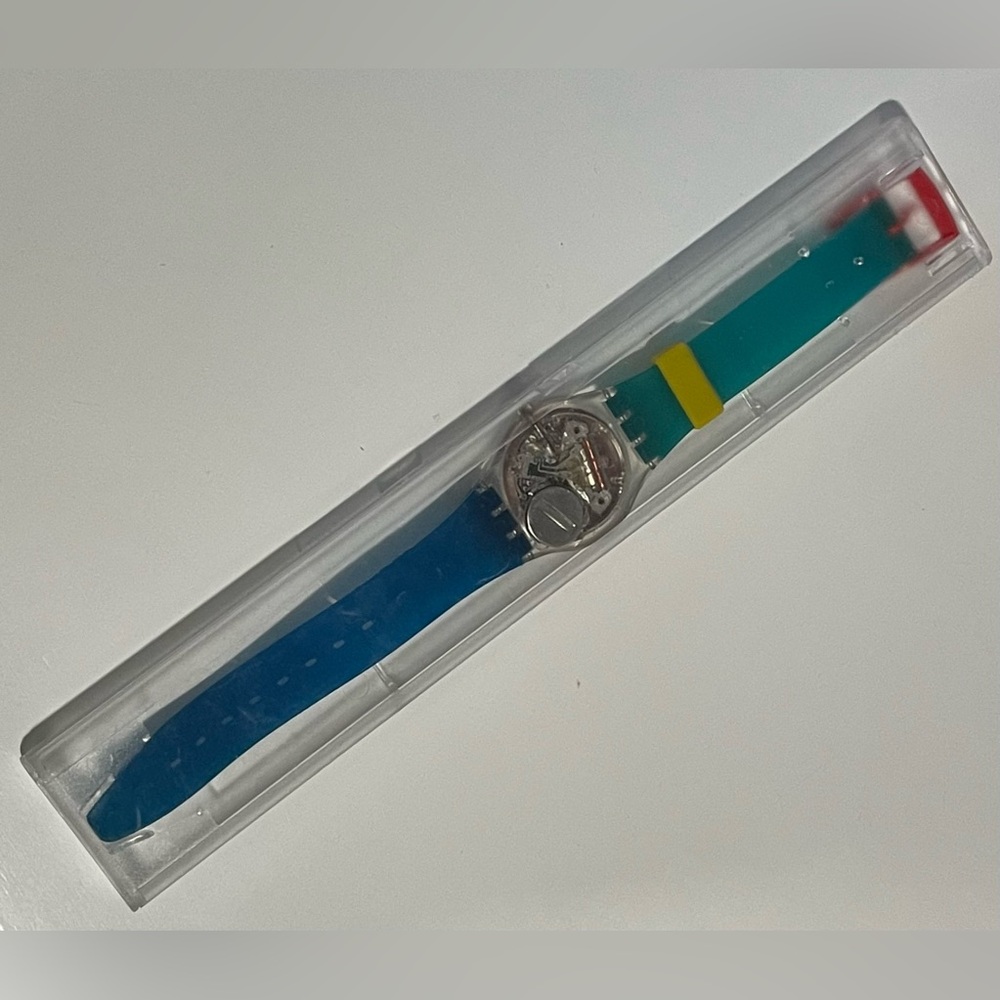 Swatch 1986 Nautilus (GK102) Blue, Green and Red Aircraft Compass Dial Watch - Picture 4 of 4
